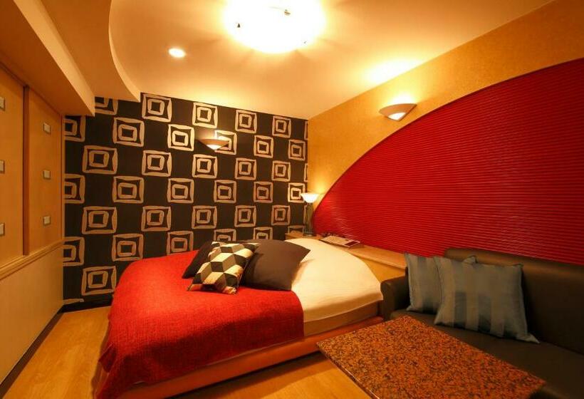 חדר סטנדרט, Le Club