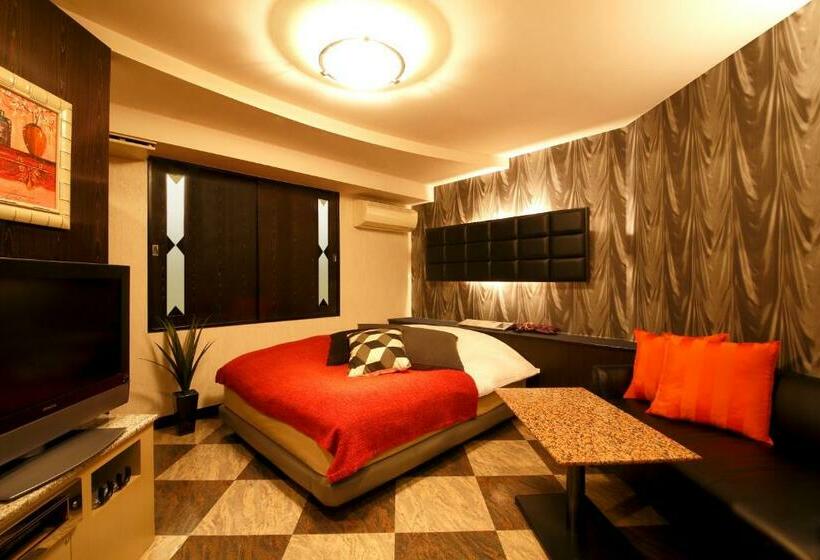 חדר סטנדרט, Le Club