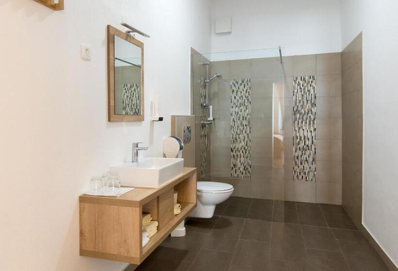 اتاق استاندارد چهار تخته, Guesthouse Stari Mayr