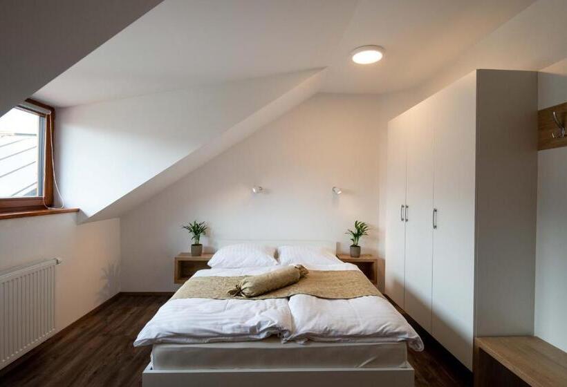 اتاق خانوادگی با چشمانداز باغ, Guesthouse Stari Mayr