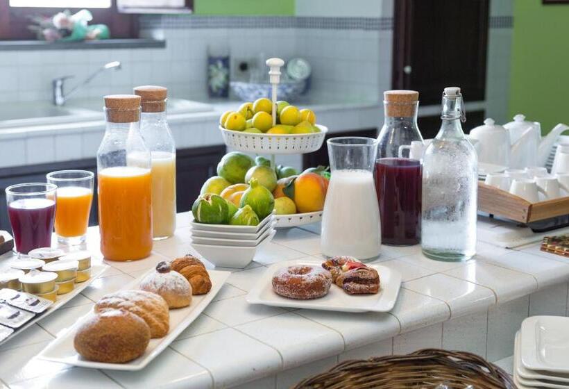 침실 2개 스위트, Sicily's View