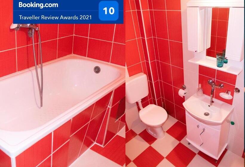 침실 3개 아파트, Taramazon