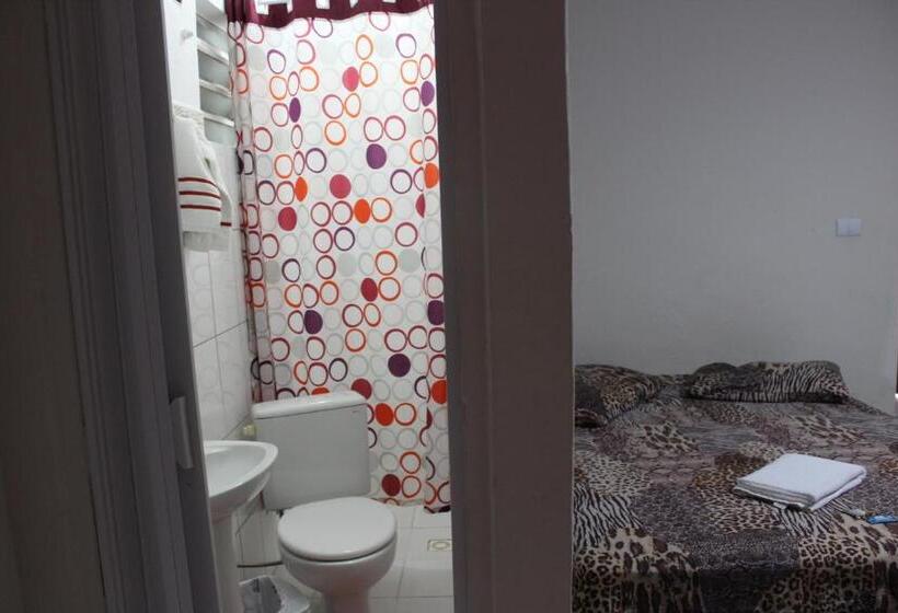 Standard Quadruple Room, Villa Franco