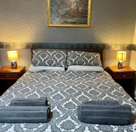 חדר סטנדרט, Navaar House