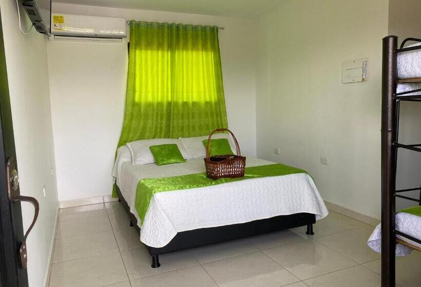 חדר לארבעה סטנדרטי עם מרפסת, Hv Sueño Real Tatacoa