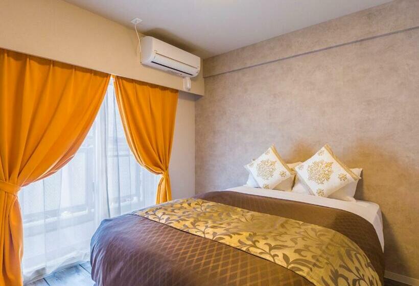 חדר משפחתי, Mr.kinjo In Gusuku