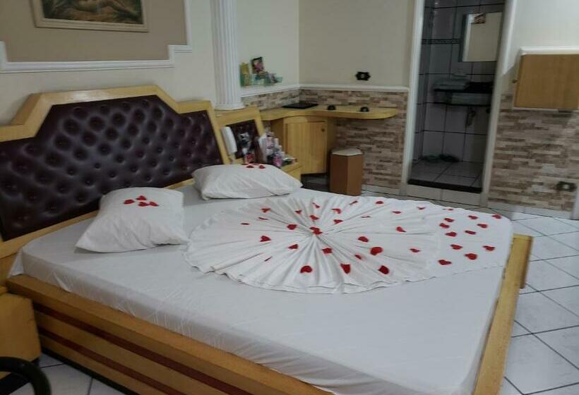 スーペリアスタジオ, Motel Mont Blanc Gru