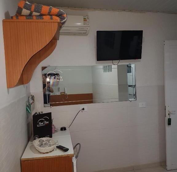 スタンダードスタジオ, Motel Mont Blanc Gru