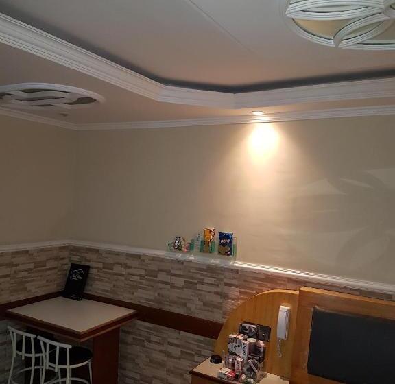 スタンダードスタジオ, Motel Mont Blanc Gru