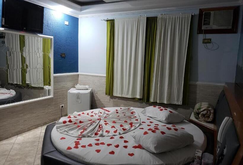 スタンダードスタジオ, Motel Mont Blanc Gru