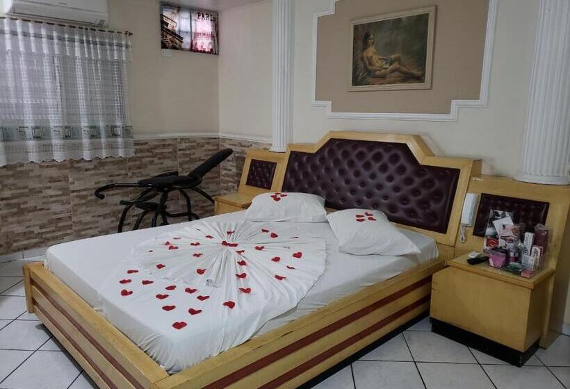 スーペリアスタジオ, Motel Mont Blanc Gru