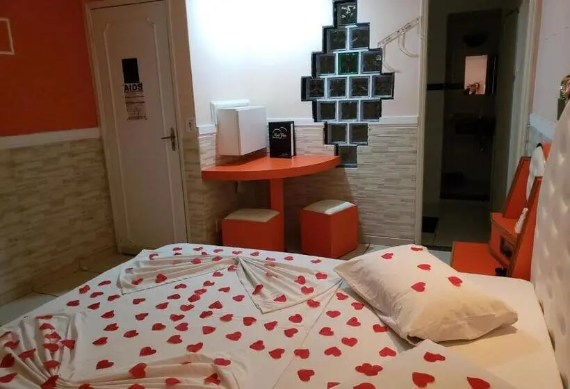 استودیوی سوپریور, Motel Mont Blanc Gru