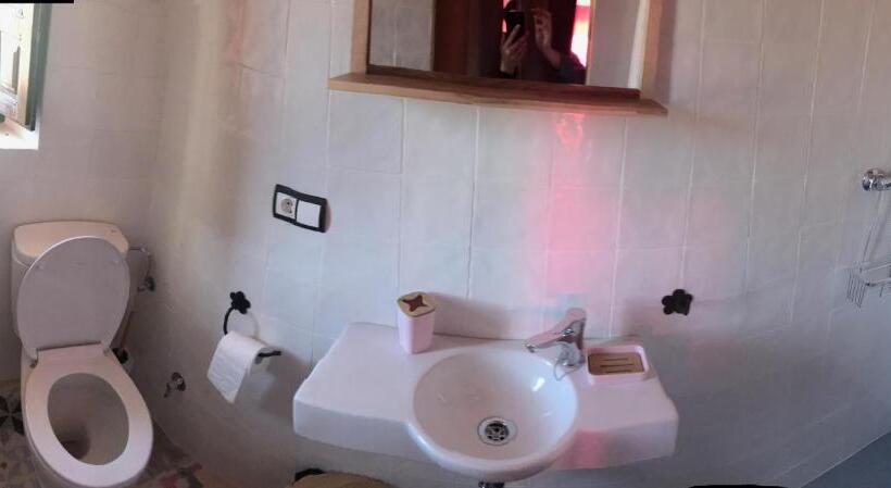 スタンダードルーム, B&b The Lost Village El Acebuchal