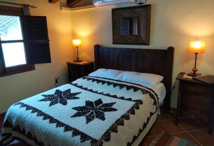 スタンダードルーム, B&b The Lost Village El Acebuchal