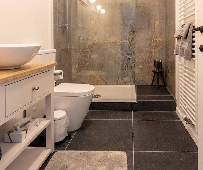 スタンダードルーム, B&b Woods And Wine