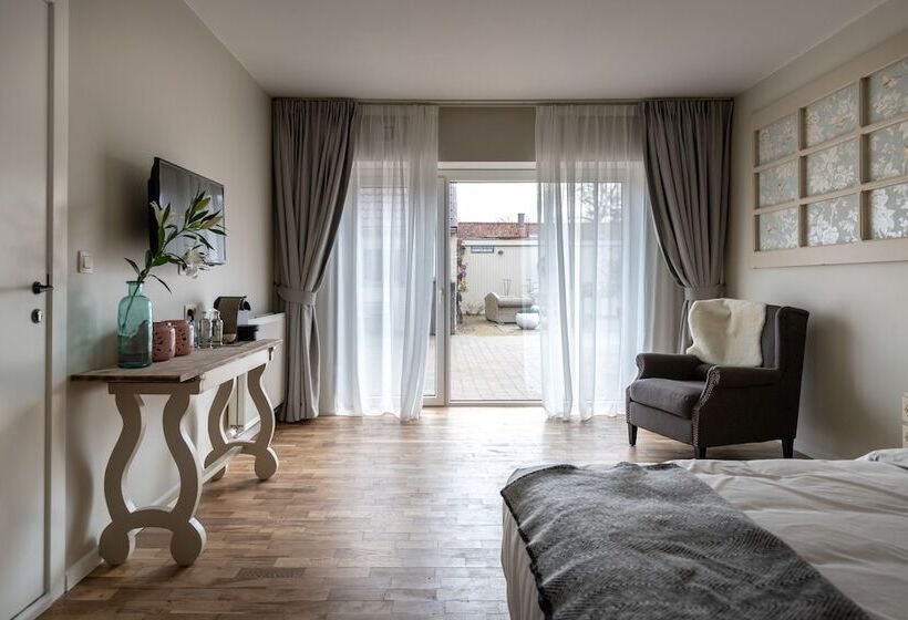 スタンダードルーム, B&b Woods And Wine