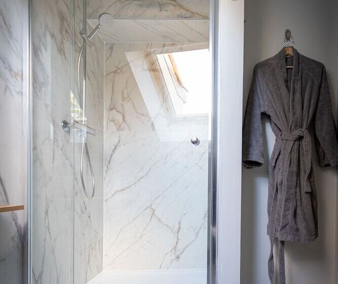 スタンダードルーム, B&b Woods And Wine