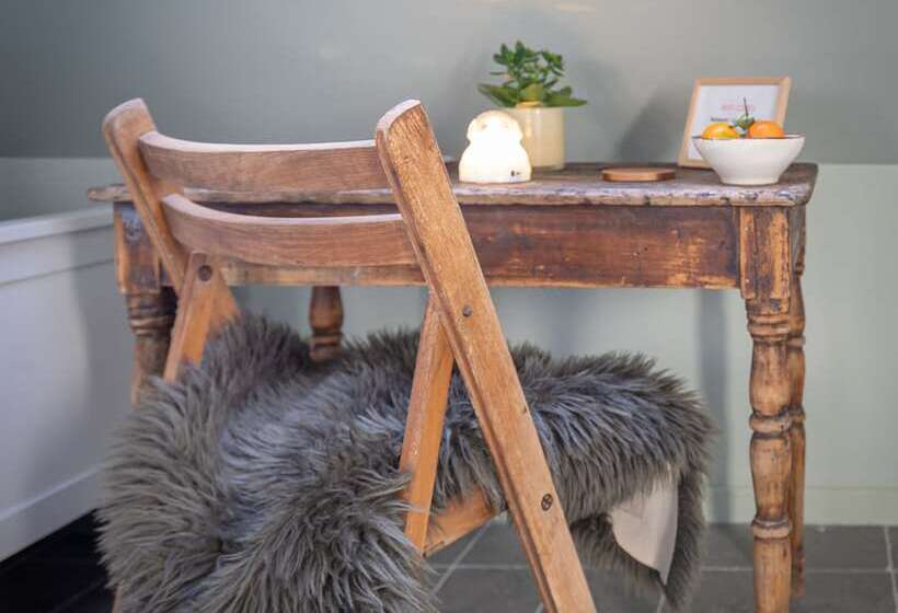 スタンダードルーム, B&b Woods And Wine