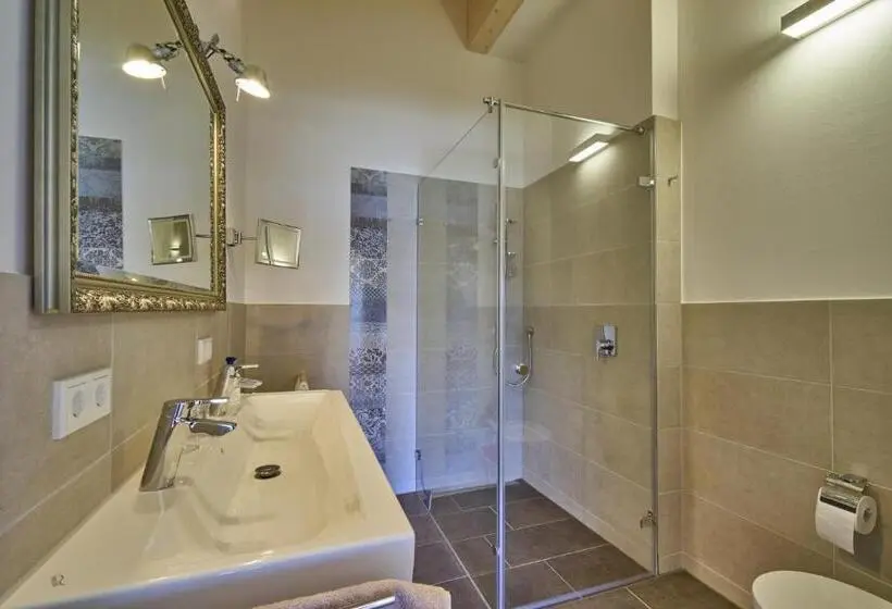 バルコニー付き１ベッドルームアパートメント, Alb Appartements
