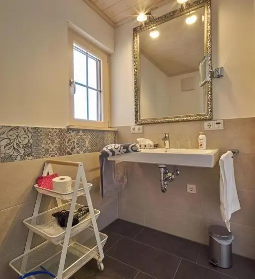 庭の見える１ベッドルームアパートメント, Alb Appartements