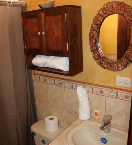 اتاق استاندارد یک نفره, Posada Gema De Copan