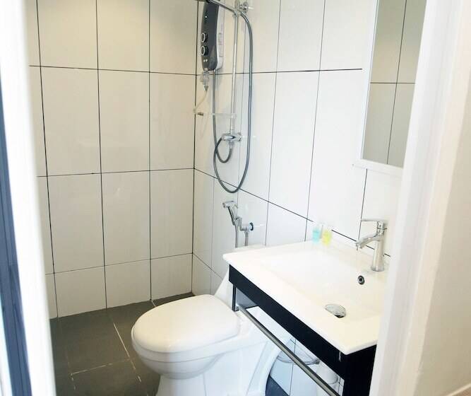 Eenvoudige Driepersoonskamer, Monaco Hotel Cyberjaya