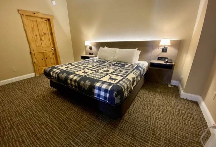 سوییت لوکس, Riverchase Lodge