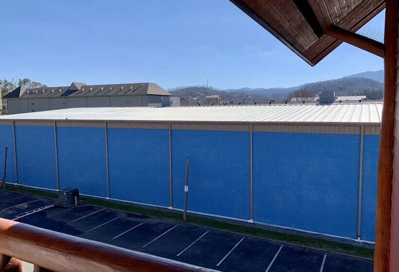 디럭스 스위트, Riverchase Lodge