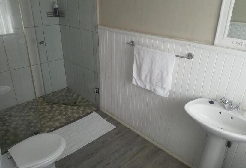 شقة غرفة واحدة, Crane Cottage