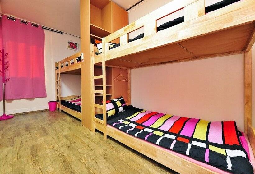 غرفة قياسية ثلاثية, Jarasum Guest House