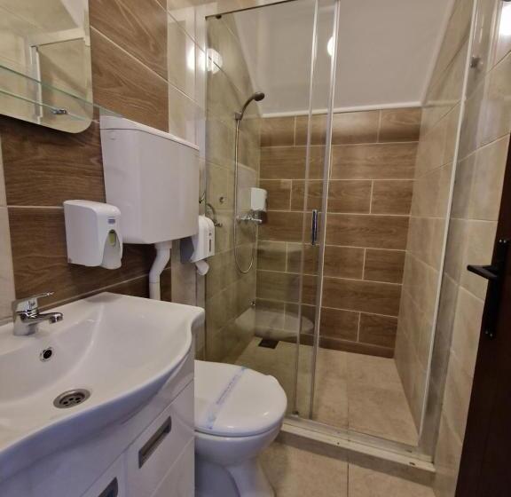 اتاق لوکس با بالکن, Sobe Astonia