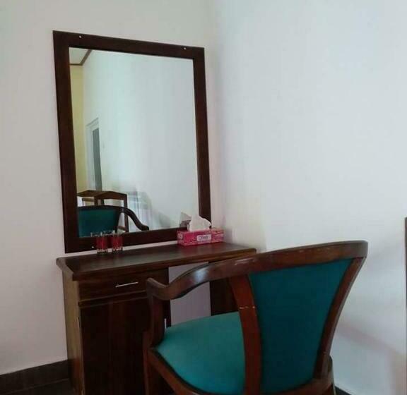 Camera Singola Vista Piscina, Ocean Gate Negombo