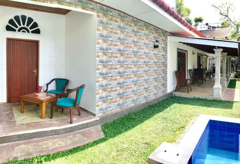 Camera Tripla Standard Vista Piscina, Ocean Gate Negombo