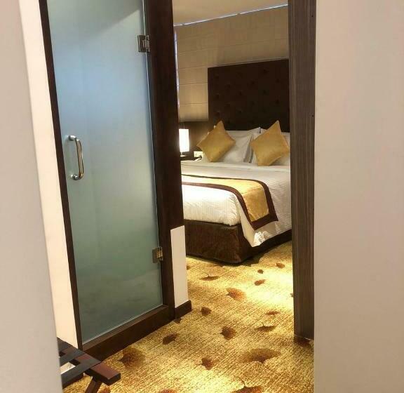 디럭스 룸, City Hotel Colombo 02