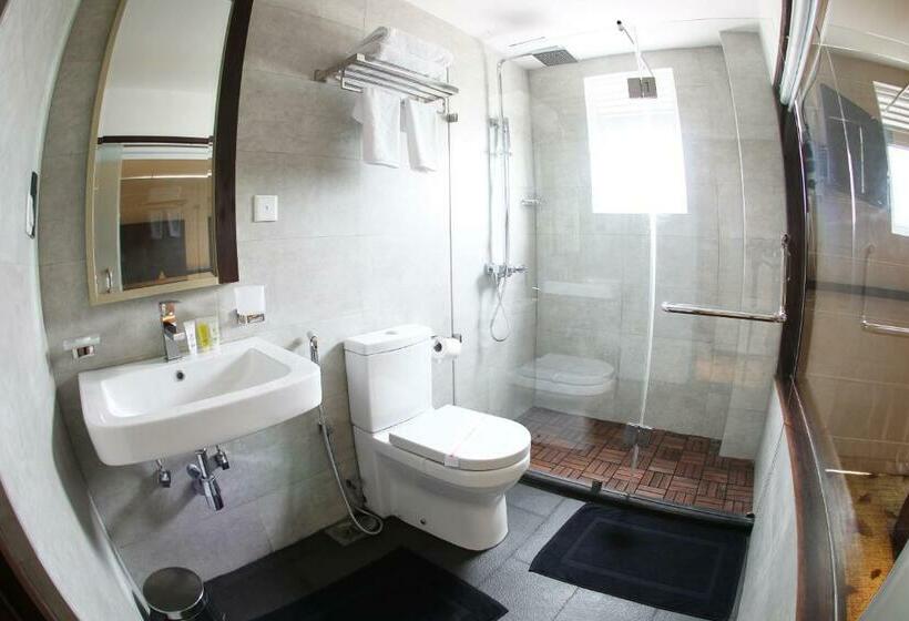 Номер Deluxe, City Hotel Colombo 02