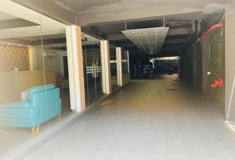 디럭스 룸, City Hotel Colombo 02