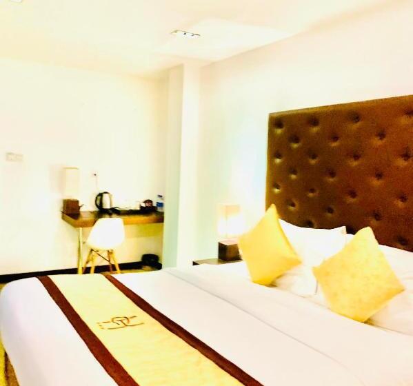 디럭스 룸, City Hotel Colombo 02