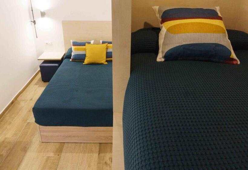 Superior Interior Room, Take Surf Hostel Conil
