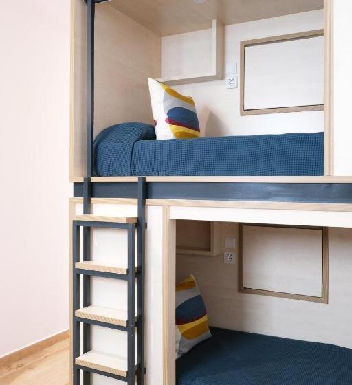 Superior Interior Room, Take Surf Hostel Conil