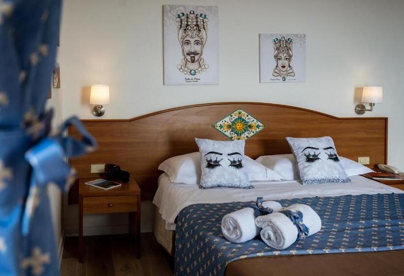 غرفة قياسية مطلّة علي البحر, Elios Tao