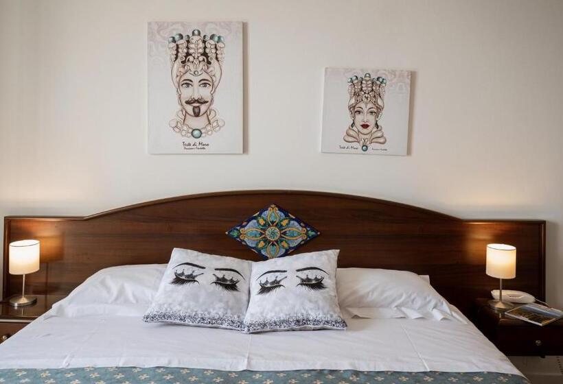 غرفة قياسية مطلّة علي البحر, Elios Tao