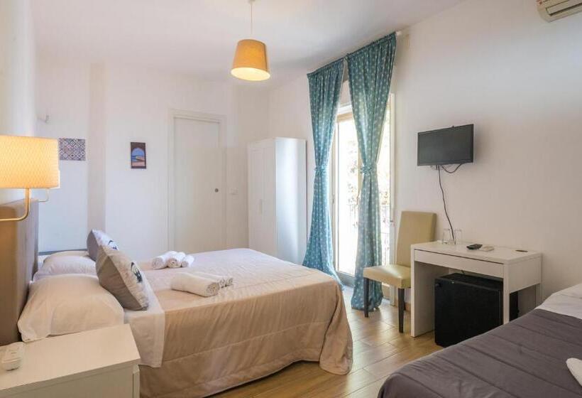 غرفة سوبيريور ثلاثية مطلّة علي البحر, Elios Tao