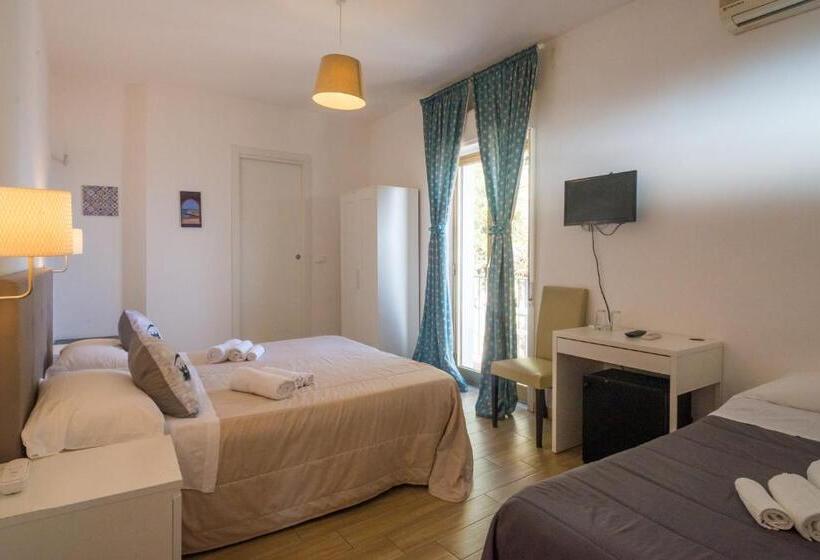 غرفة سوبيريور ثلاثية مطلّة علي البحر, Elios Tao