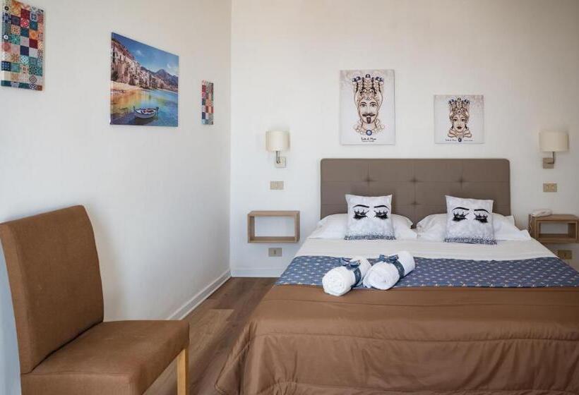 جناح جونيور مطلّ علي البحر, Elios Tao