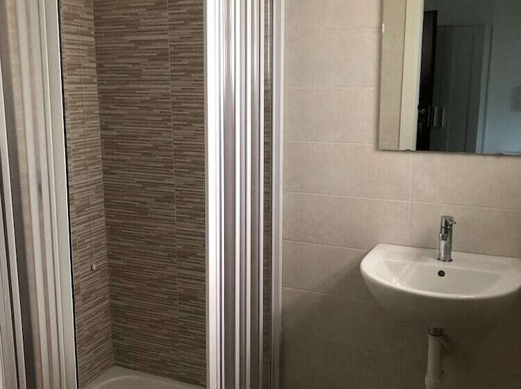 غرفة قياسية, Elios Tao