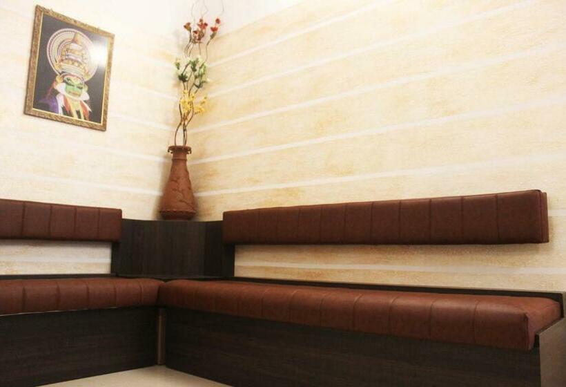 غرفة قياسية مزوَّدة بشُرفة, Landy Queen