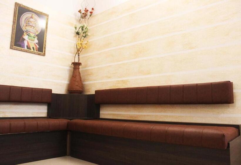 غرفة قياسية, Landy Queen