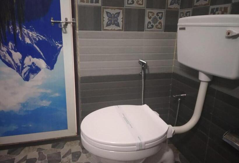 غرفة قياسية, Landy Queen