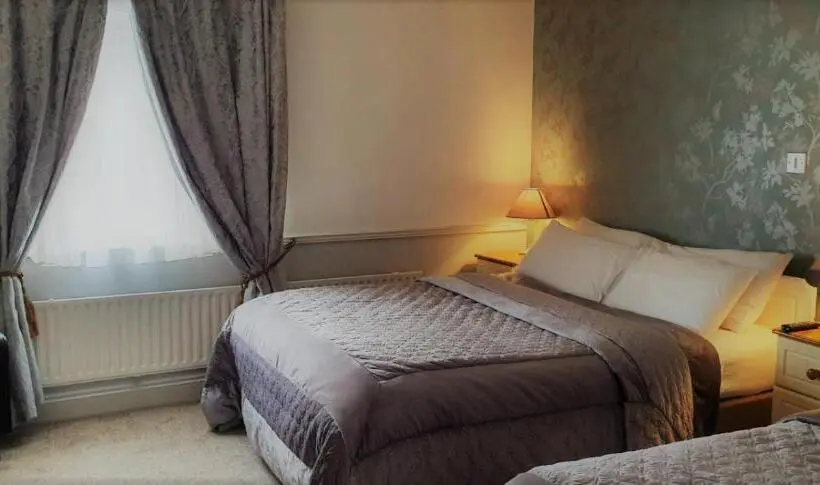 اتاق استاندارد, Danagher’s Hotel Cong