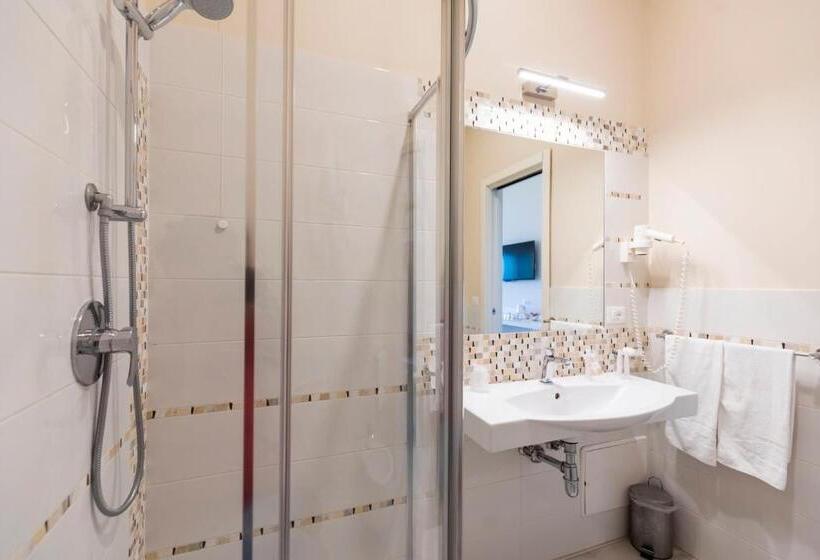 주니어 스위트, Borgo Donna Canfora